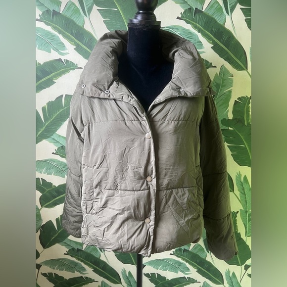 Free people weekend puffer jacket in Olive green size XS - Picture 2 of 6